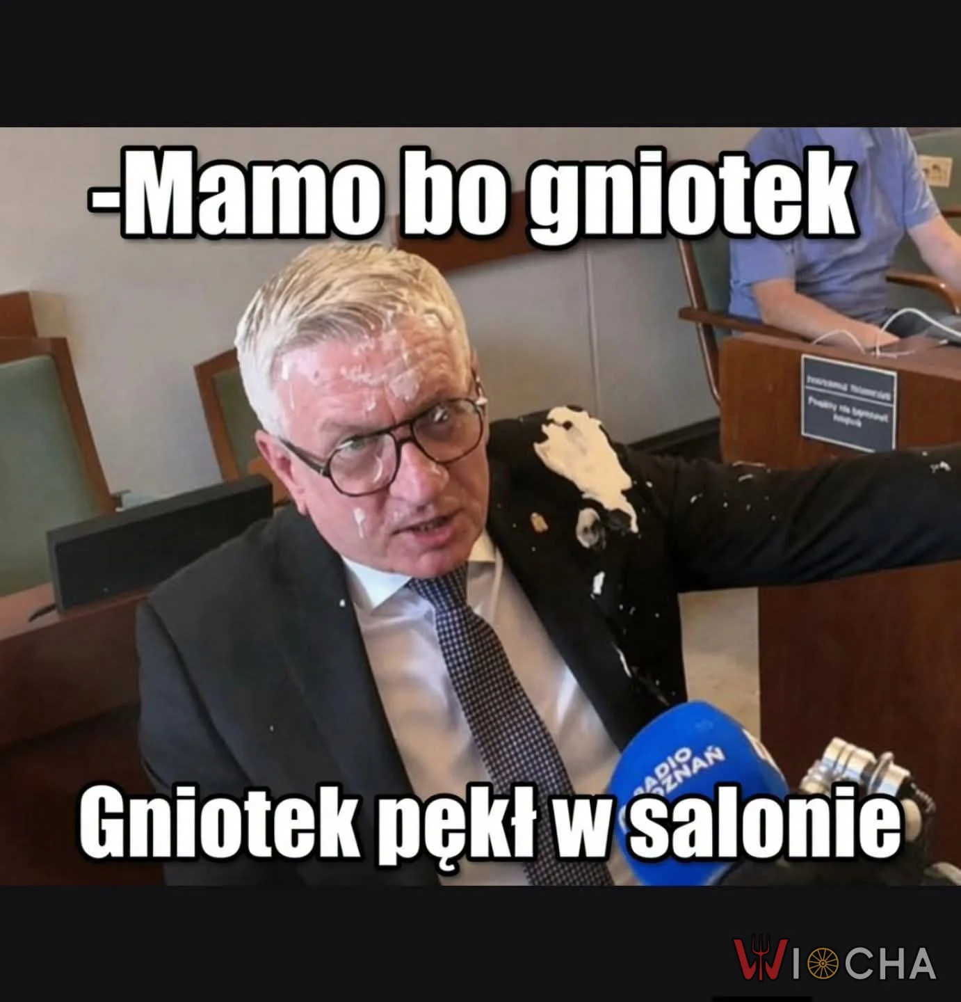 Mamo, gniotek pękł w salonie