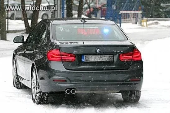 Pędził ?na akcję? bez sygnałów. Drogówka nie miała litości dla policjanta