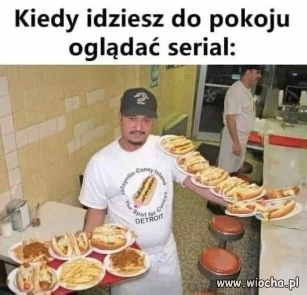 Seriale smakuje się z hot dogiem