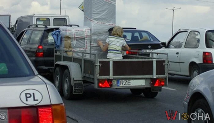 Z transportem popr... ile kur...