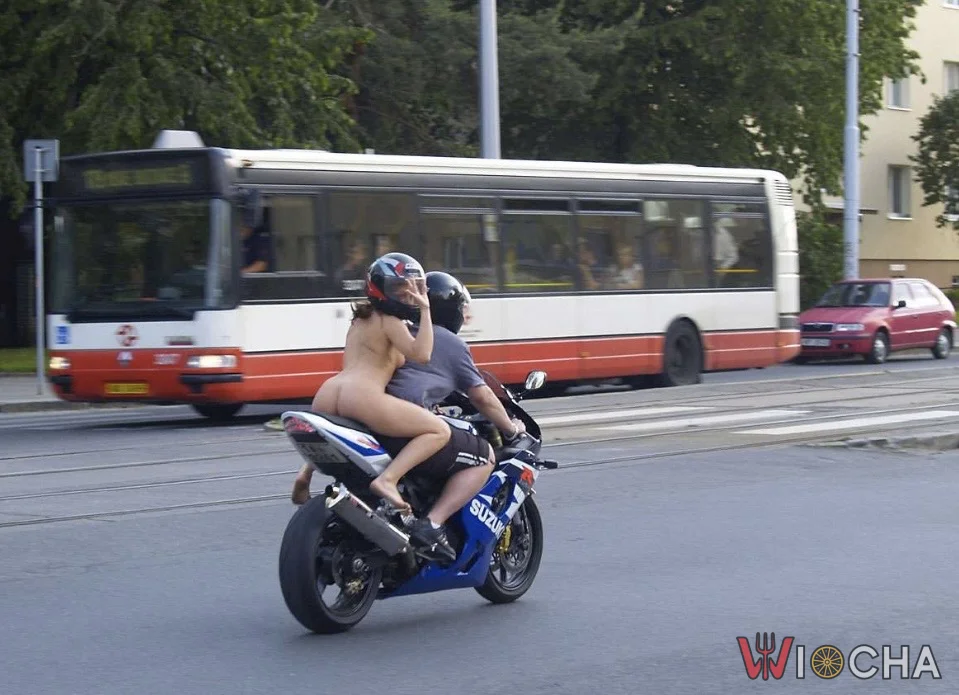 Na golasa przez miasto