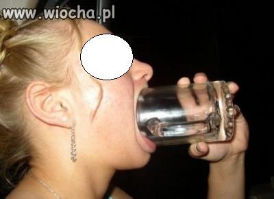 Ma bardzo pojemne usta