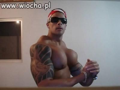 A Ty! Zrobiłeś już dzisiaj serie na siłowni?