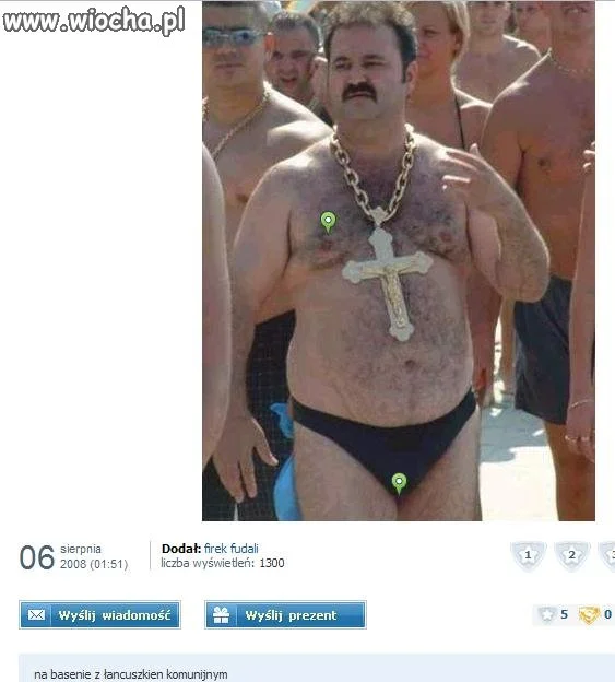 Na basenie z łańcuszkiem komunijnym