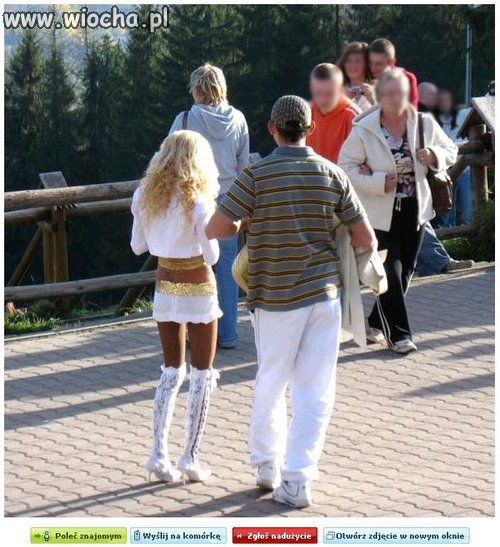 Plastik na wycieczce w górach