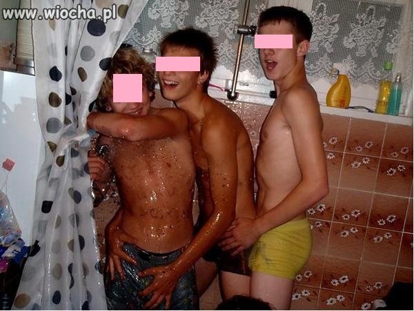 Wspólna kąpiel chłopaki!