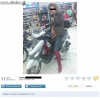 Dziunia na motorze w supermarkecie