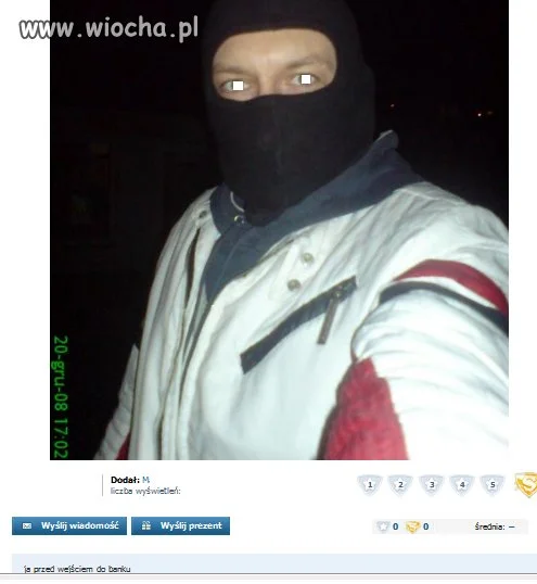 To Ja przed wejściem do banku