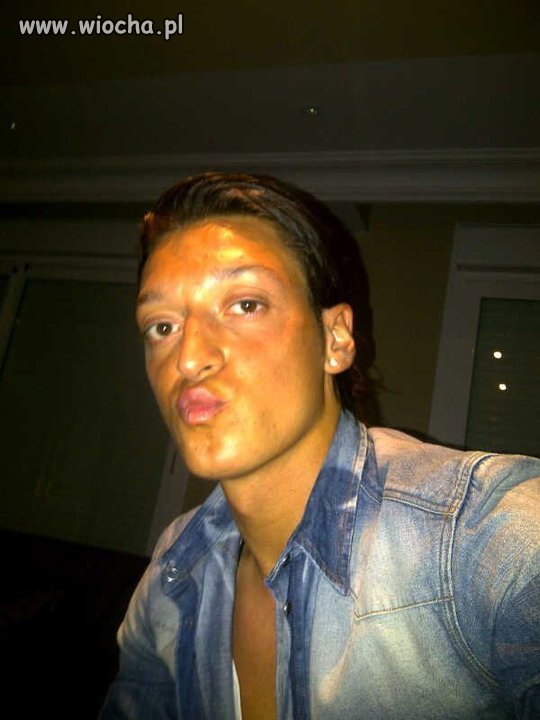 Mesut Özil w wersji słit