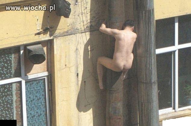 Ucieczka przed mężem kochanki.