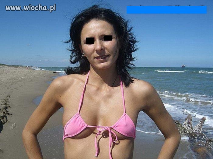 Troszeczkę malutki staniczek....