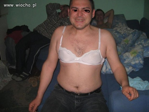 Wiadomo kto robił za kobietę.