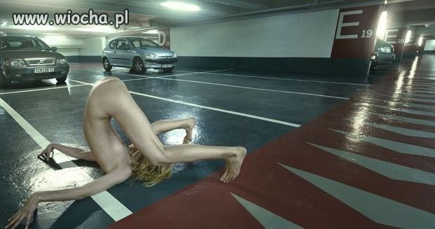 Kolejna niewiasta z tajemniczym przesłaniem...