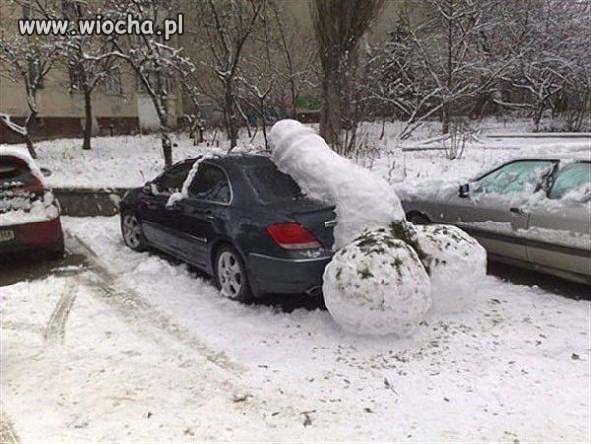 Położyli na nim lache.
