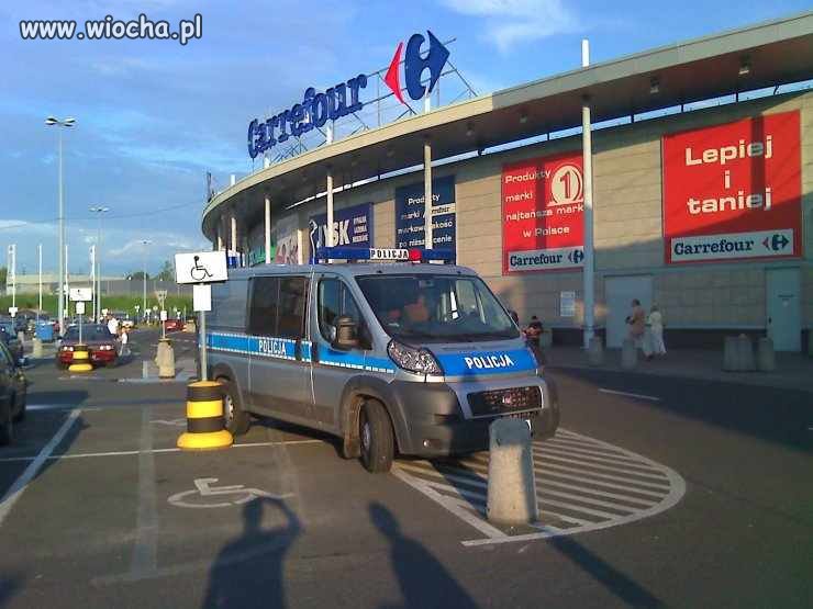 Parkuje gdzie chce!! 