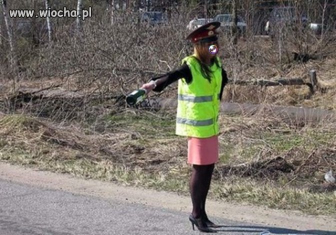 Pracuje społecznie 