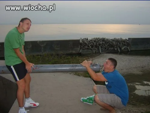 Z grubej rury.