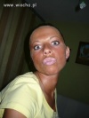 Przyjarała jej się głowa
