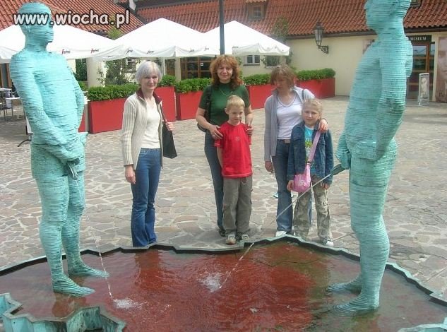  spojrzenie pani po prawej stronie