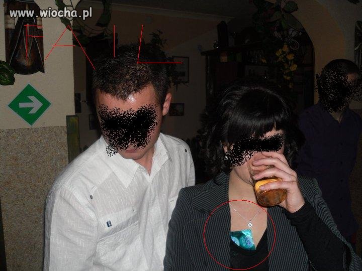 Nie ma to jak gumka na dekoldzie.
