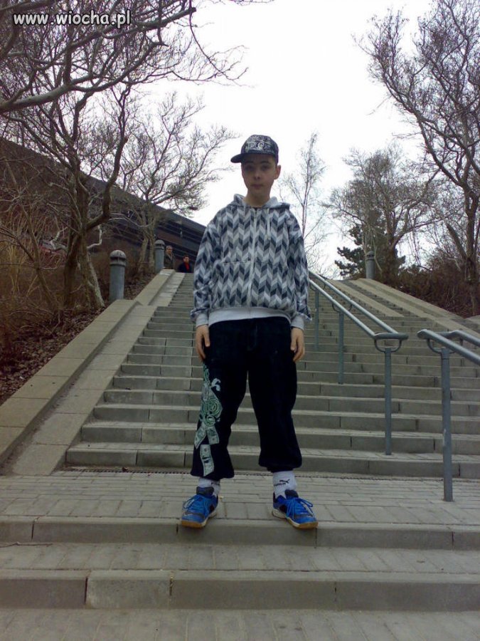 Mega SKATE spodnie w skarpetkach