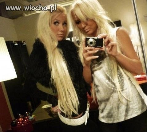 Kilo tapety, jest. Farbowany blond, jest. Wiocha, jest