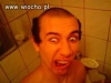 Zobaczył się w lustrze
