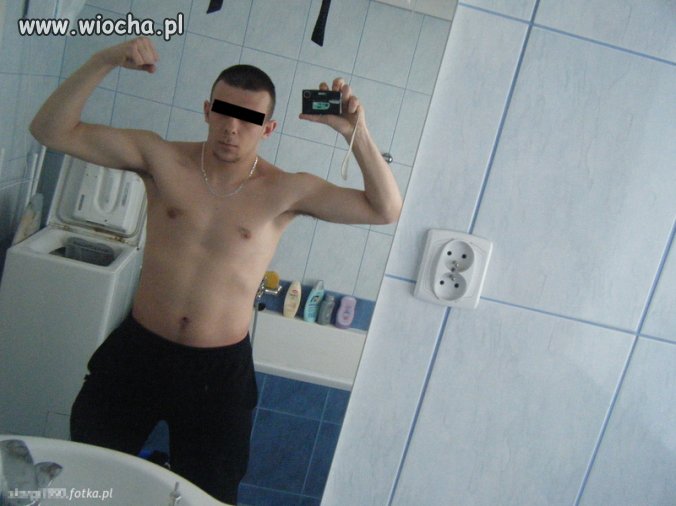To nie jest "słitaśna focia" w lustrze.