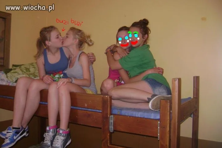Dziewczęca ,,przyjaźń''