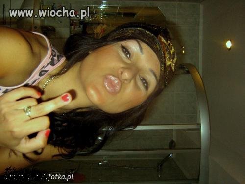 Jest dzióbek, tapeta i środkowy palec ??