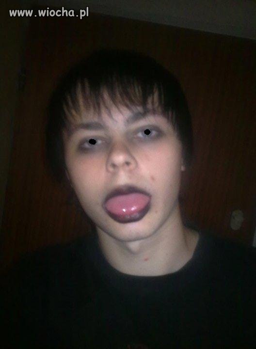 Emo i język na wierzchu..