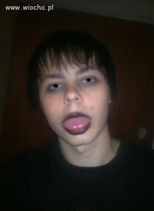 Emo i język na wierzchu..