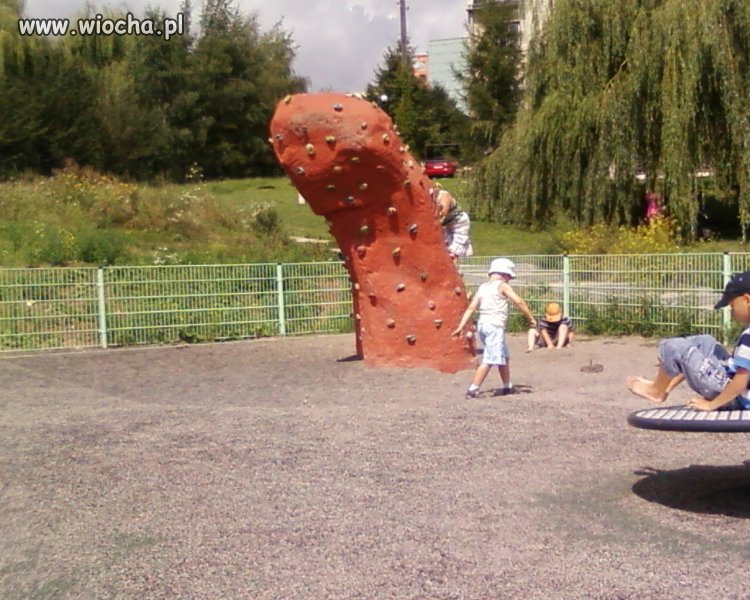 Plac zabaw tylko dla dzieci...