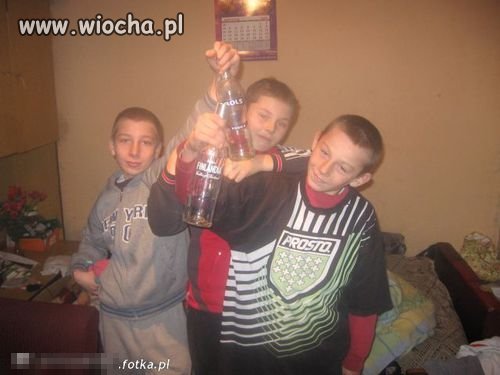 Puste butelki po wódce