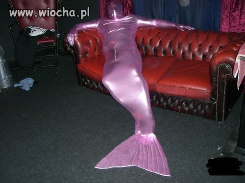 Pan syren. Ciekawe jak w tym oddycha