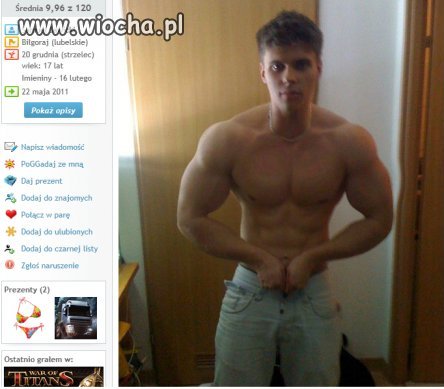 Taki triceps, że aż się futryna wygięła.