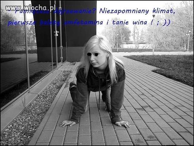 Chciała się pochwalić. 