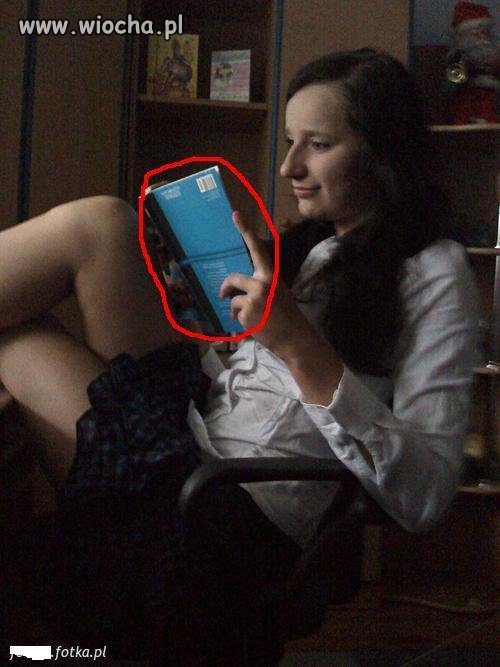 Chciała pokazać, że umie czytać