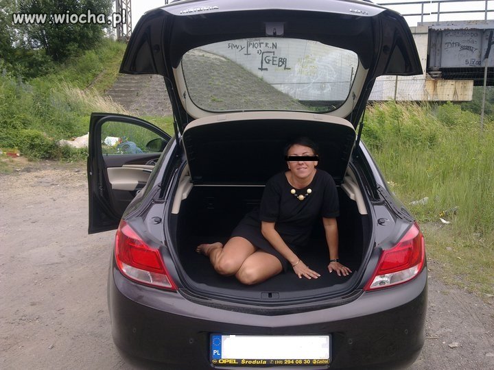 Pod samochód jeszcze wejdź.