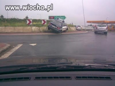 Z kolei policja opracowuje nowe sposoby parkowania.