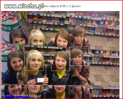 w lustrze sklepowym