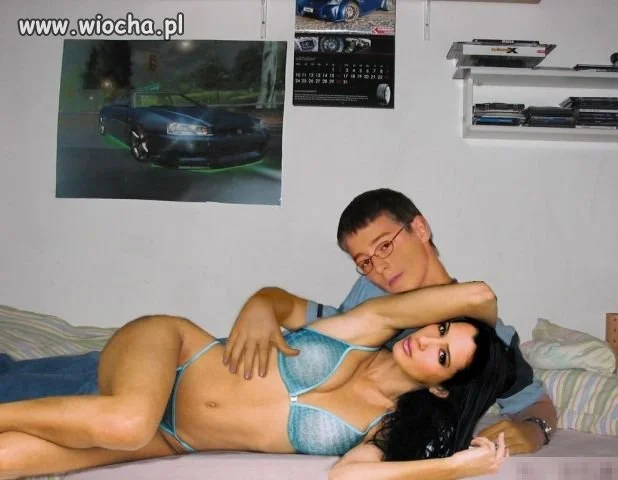 Z dziewczyną w łózku