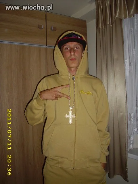 Dresik,usteczka,krzyżyk - Krzywy lans Wiocha