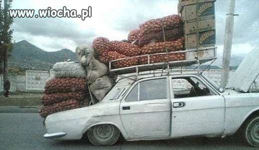 Handel ziemniakami a fura