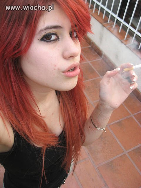 Szpan na papierosa, 'profesjonalny' make-up i..