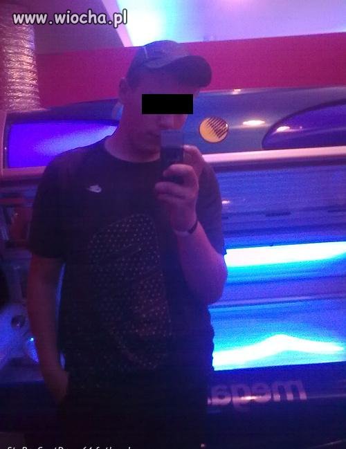 Zdjęcie w lustrze to podstawa i w solarium też wypada 