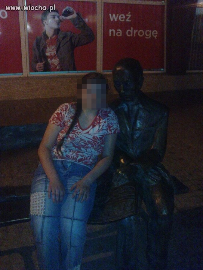 Aż rozporek jej się rozsunął...