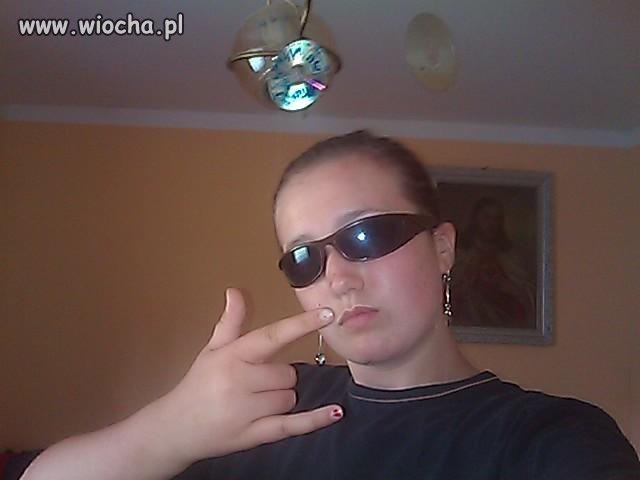 Z tyłu święty obrazek. Dla mnie wiocha.