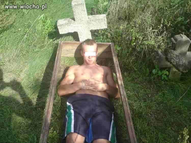 Bo zachciało mu się leżeć 
