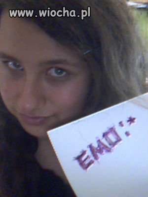 Napis Emo jest, mina jest